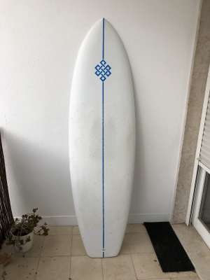 Surfboard for rent Surfboard 1+2 or quad 6’4″ by shaper Carlos Martins in Caparica Surfboard for rent Surfboard 1+2 or quad 6’4″ by shaper Carlos Martins in Caparica